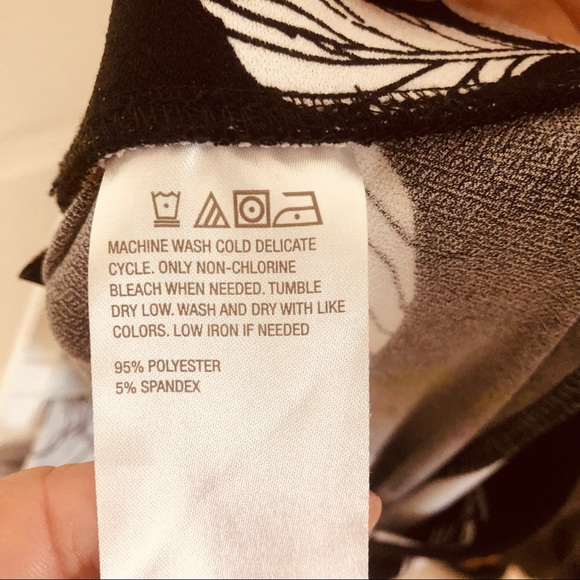 IMAN Black and White Floral Crop Pant with Tank Top Set - Picture 8 of 8